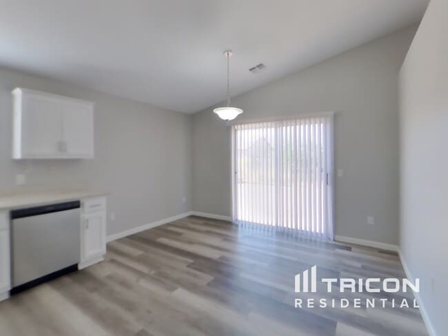 Building Photo - 12723 W Jenero Dr
