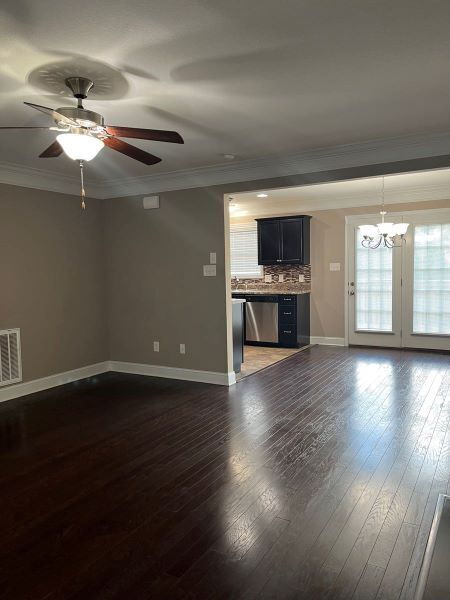 Building Photo - Ely Park Subdivision 3 bdrm/2.5 bath