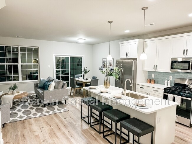 Foto del edificio - 385 Tuckahoe Rd