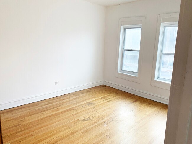Foto del edificio - 6056 W North Ave