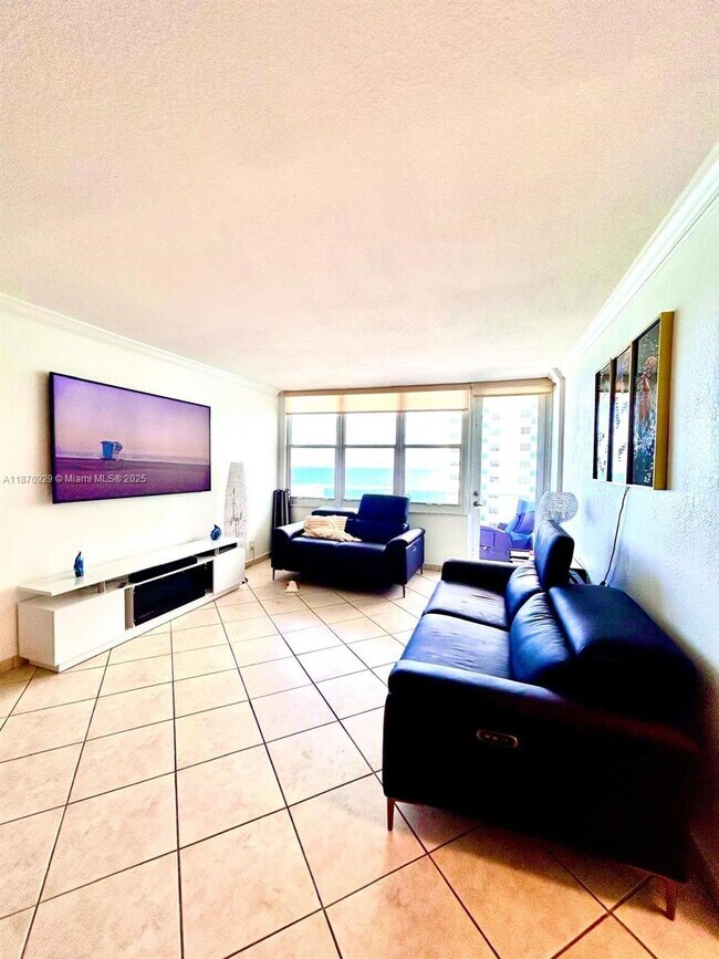 Foto del edificio - 3725 S Ocean Dr