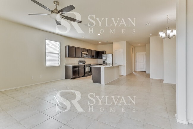 Foto del edificio - This charming home is ready for your personal touch!