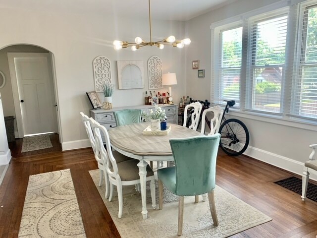 Dining - 1328 Herschel Ave