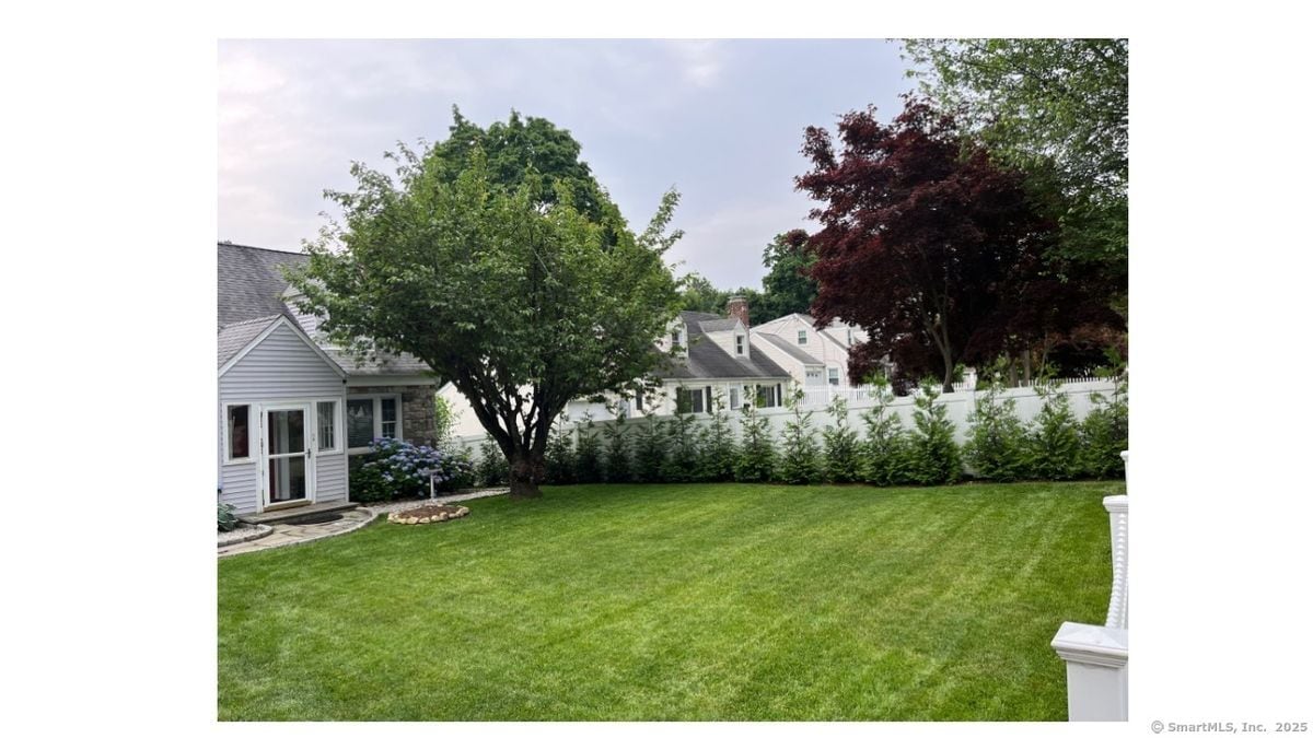 Primary Photo - 79 Lenox Ave