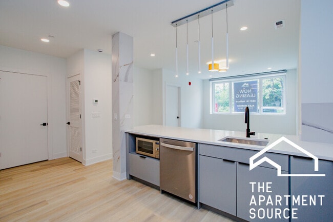 Photo - 3821 N Ashland Ave Apartment