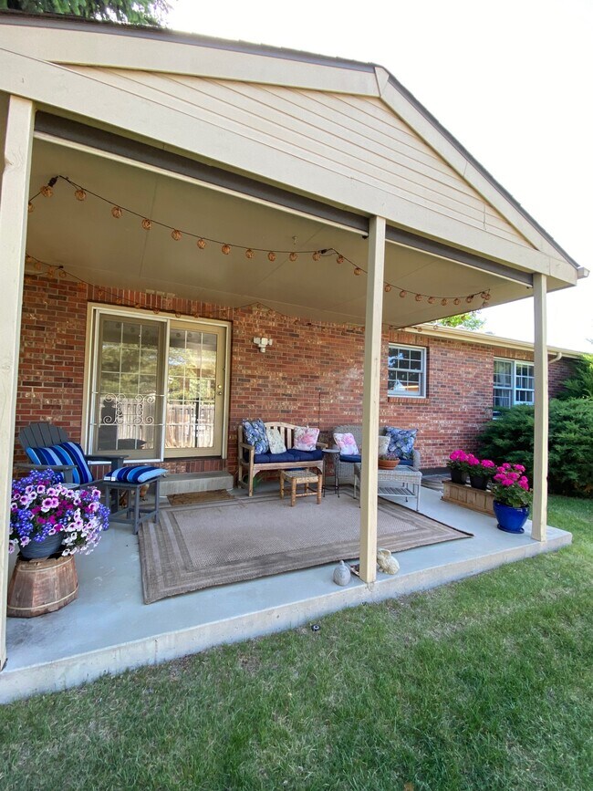 Building Photo - 720 Arbor Ave