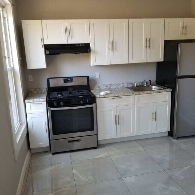 Foto del edificio - 84 Carson Ave