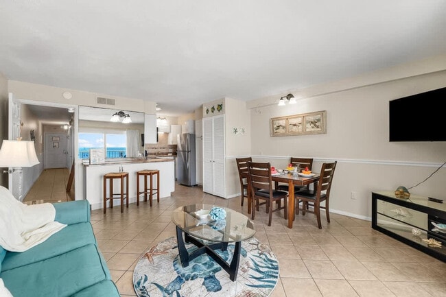 Building Photo - 8743 Thomas Dr