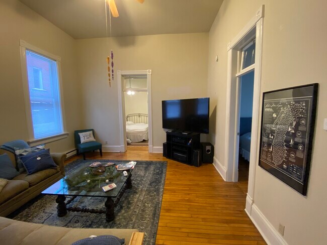Foto del edificio - 1729 N Franklin Pl