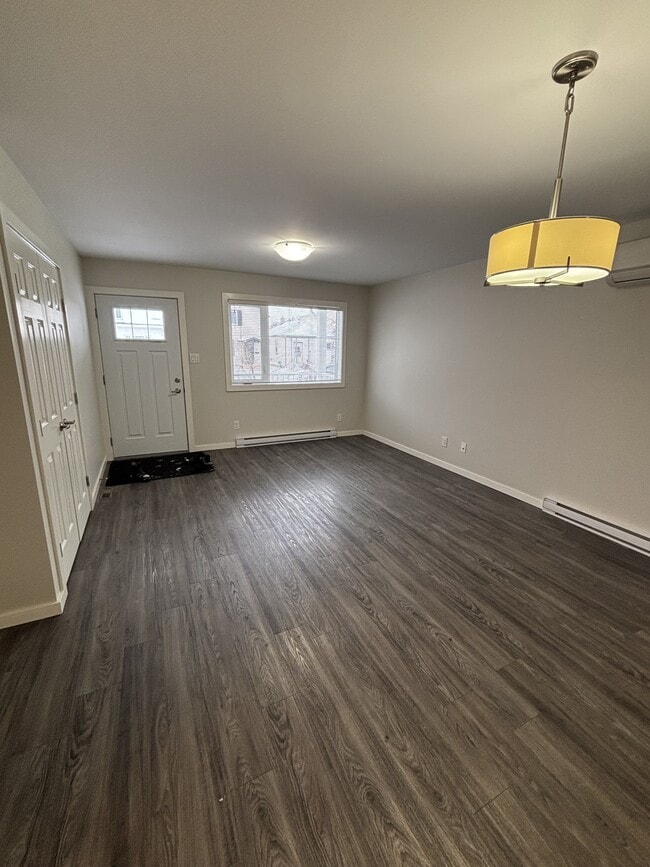 Building Photo - 26 Vivian Ave