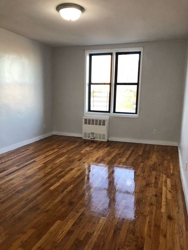 Building Photo - 743-755 Fenimore St