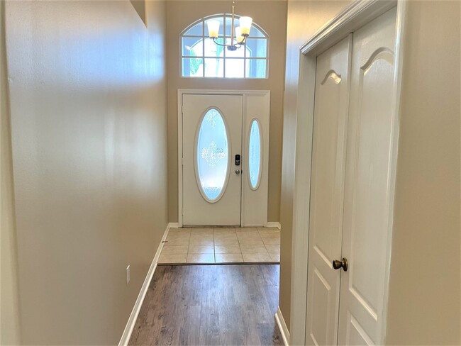 Building Photo - 4887 Worthington Cir