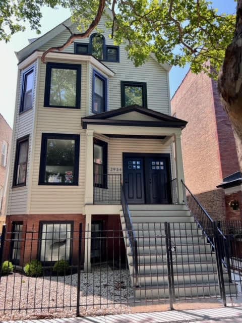 Building Photo - 2934 N Avers Ave