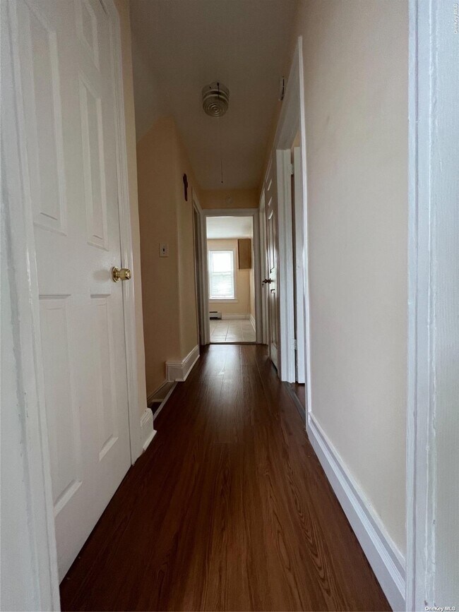 Building Photo - 168-06 116th Ave