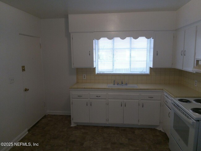 Foto del edificio - 3161 Belden Cir