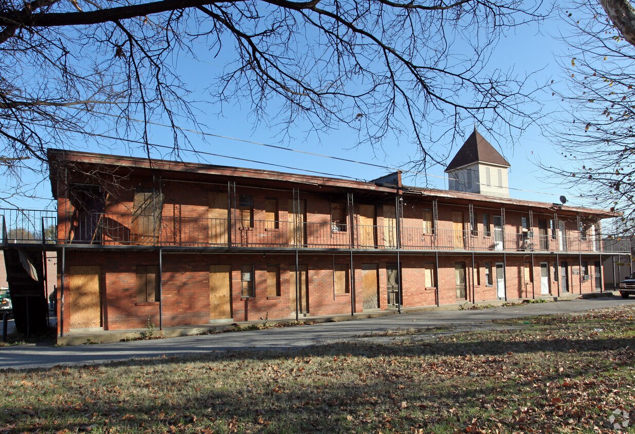 Building Photo - 1328 William Fields Ave
