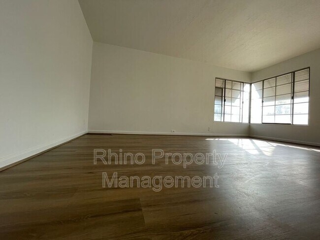 Foto del edificio - 2583 S 700 E