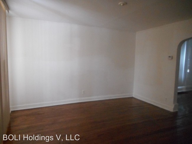 Building Photo - 7918 S Avalon Ave