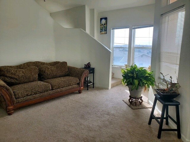 Foto del edificio - 9028 Burr St