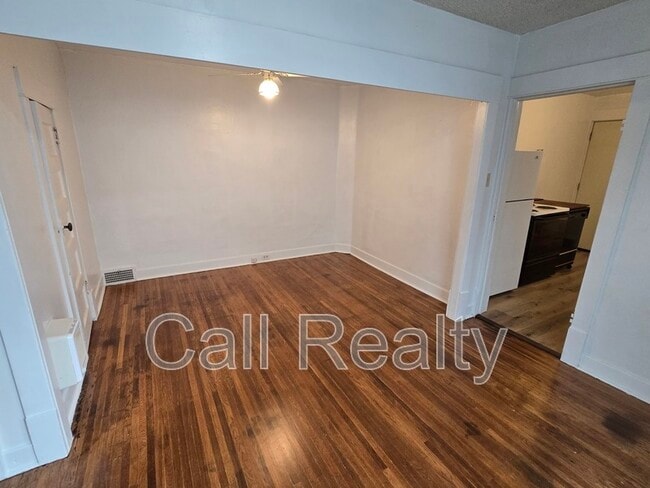 Foto del edificio - 1028 E Mission Ave