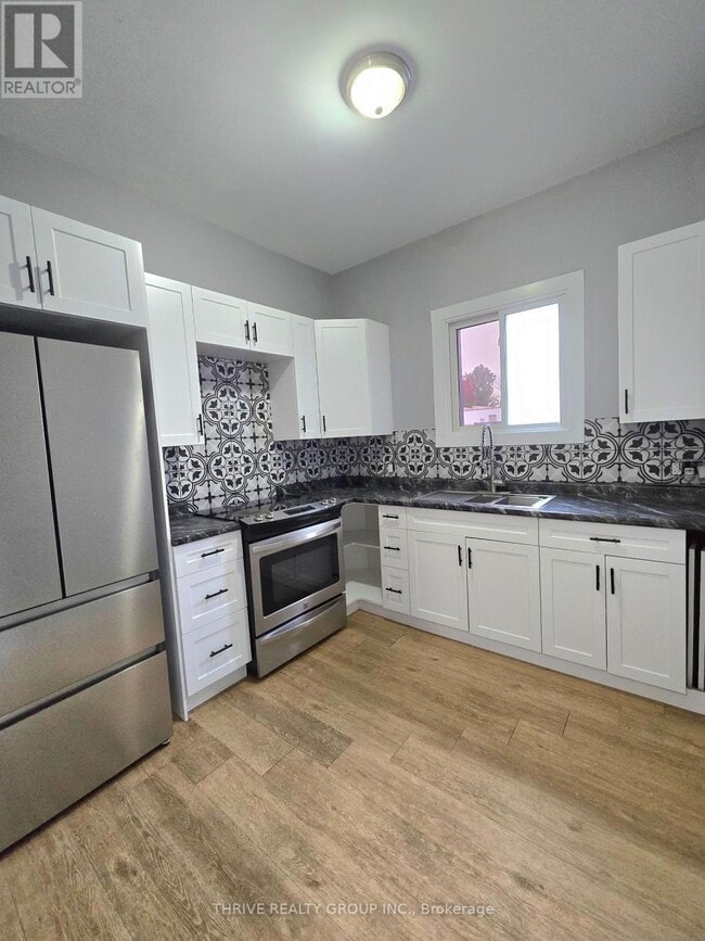 Building Photo - 259 Clarence St