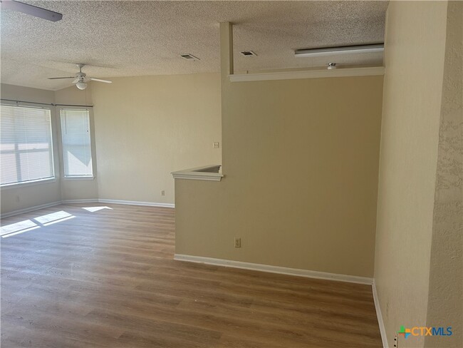 Foto del edificio - 4809 Bramblewood Dr