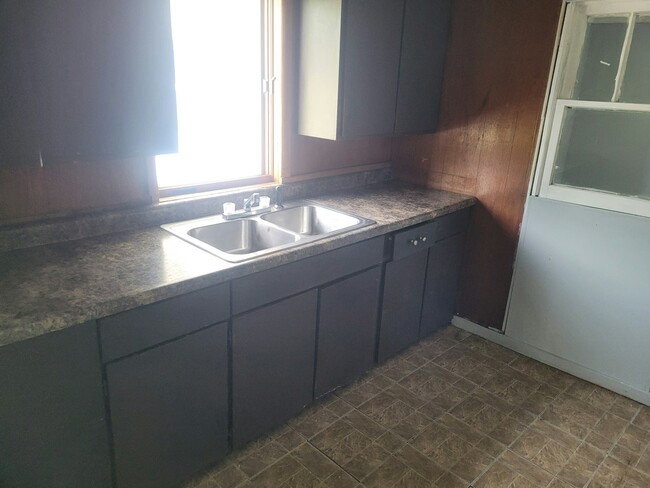 Foto del edificio - 1410 E Poplar St