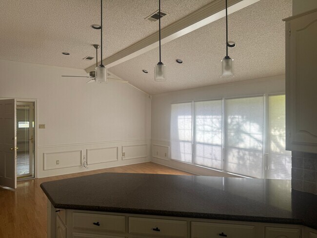 Foto del edificio - 1401 Covington Dr