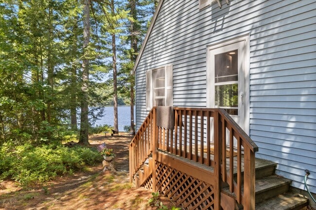 Private entry - 92 Javica Ln