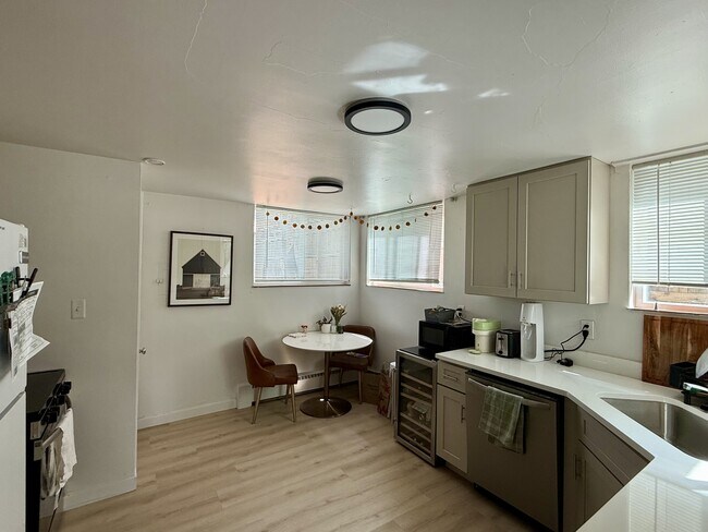 Foto del edificio - 1046 Harrison St