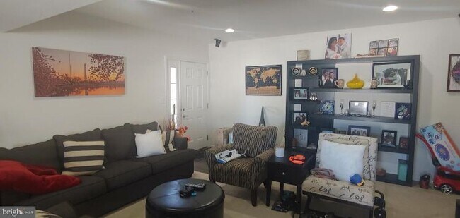 Foto del edificio - 2813 Medstead Ln