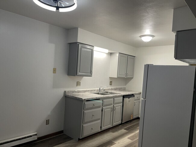 Foto del edificio - 2241 Luann Ln