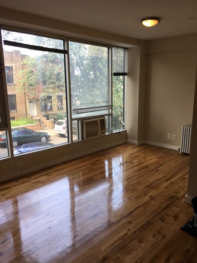 Foto del edificio - 211 61st St