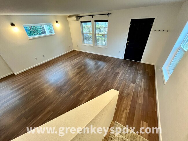 Building Photo - 3-Bedroom, 1.5-Bathroom House near Kenton ...