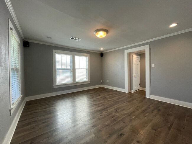 Foto del edificio - 611 N Pierce St