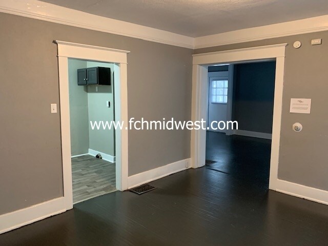 Building Photo - 805 W Wildwood Ave
