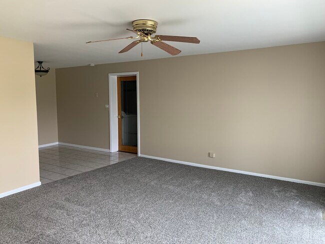 Foto del edificio - 1320 Yarmouth Ct