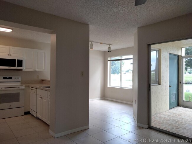 Foto del edificio - 13113 Glenmoor Dr