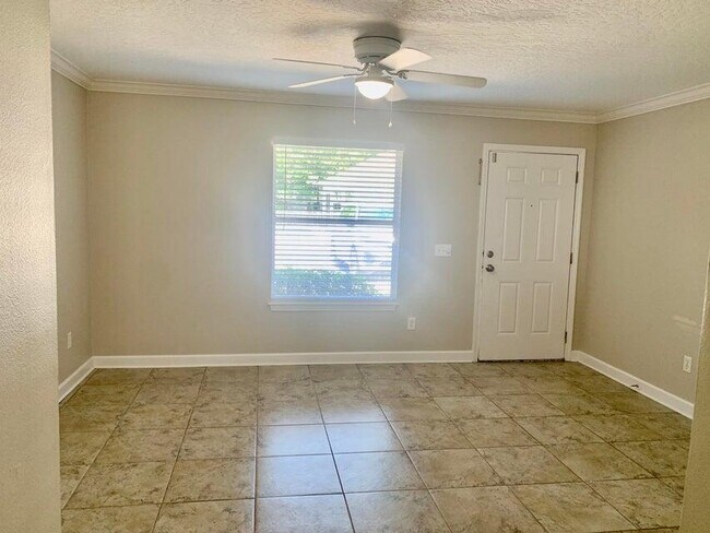 Building Photo - 1856 Shay-Lin Ct