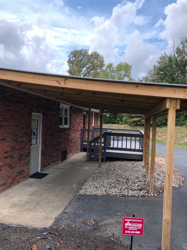 Building Photo - Wingfield