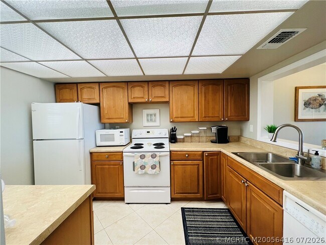 Foto del edificio - 9400 S Ocean Dr