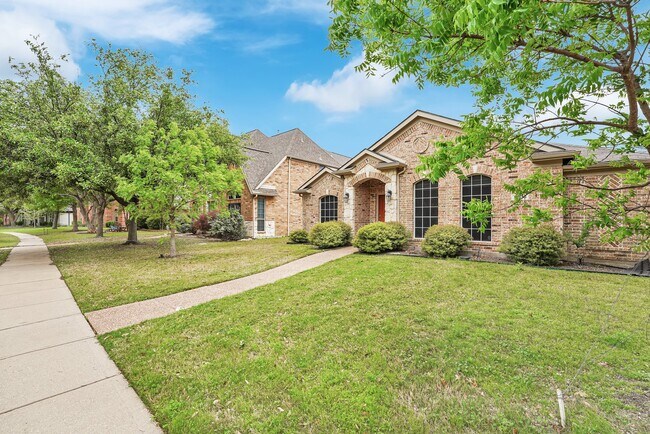 Building Photo - 12618 Red Hawk Dr