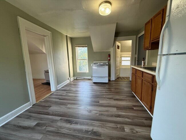 Foto del edificio - 628-630 Brandon St