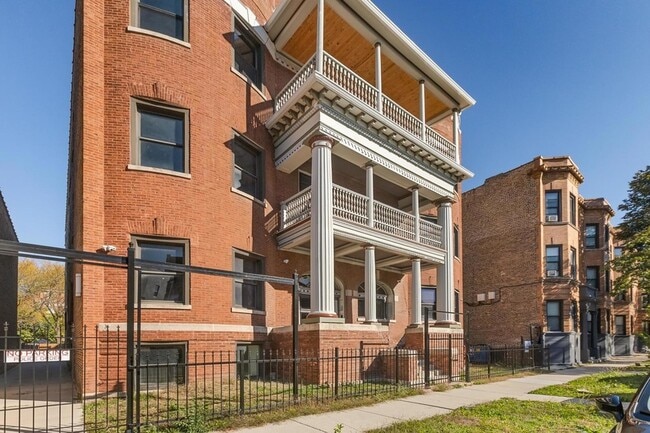 Building Photo - 444 E 48th St