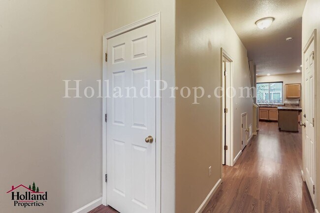 Foto del edificio - 3 Bed 2.5 Bath Beaverton Home!