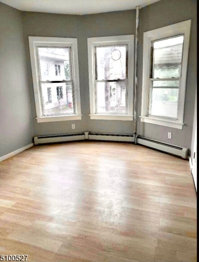 Livingroom - 308 Atlantic St