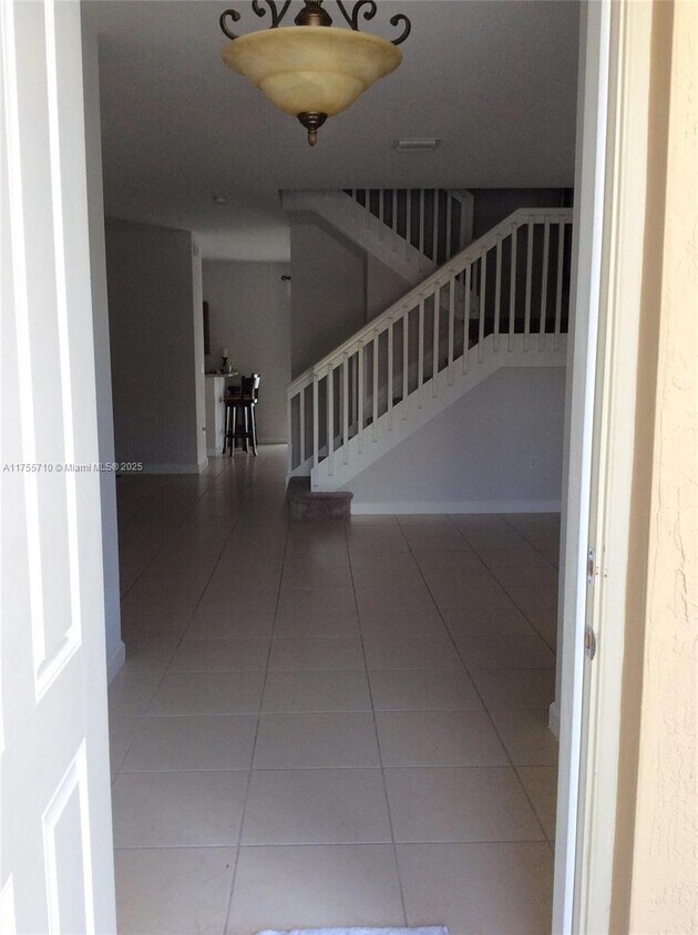 Foto del edificio - 3352 W 91st Ter