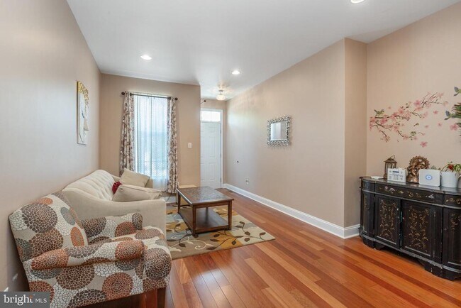 Foto del edificio - 802 Yarrow Cir