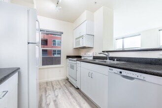 Building Photo - 8100 Oceanview Terrace