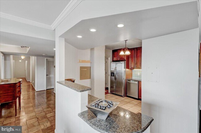 Building Photo - 3800 Fairfax Dr